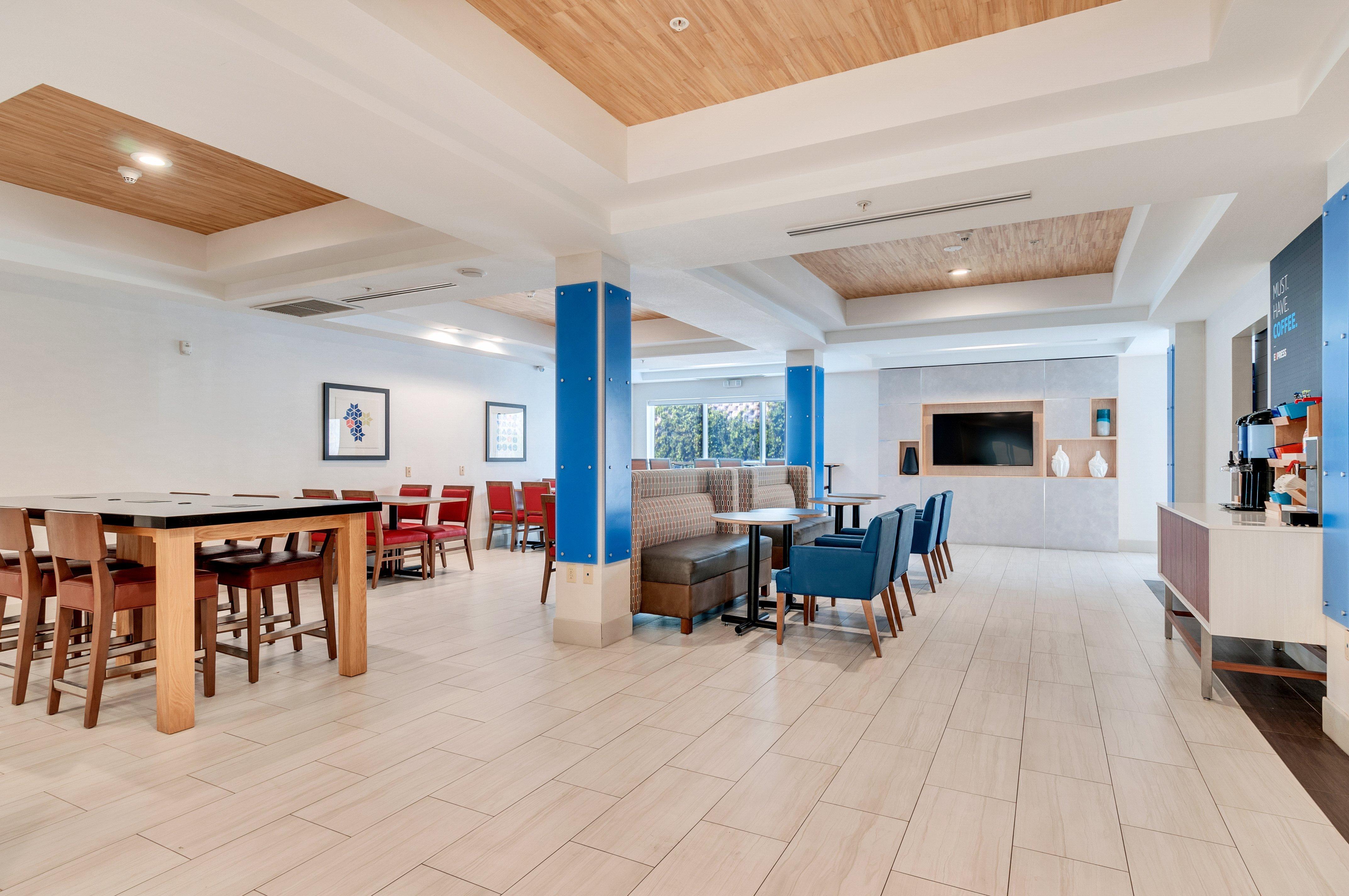 Holiday Inn Express Hotel & Suites Lake Elsinore By Ihg Exteriör bild