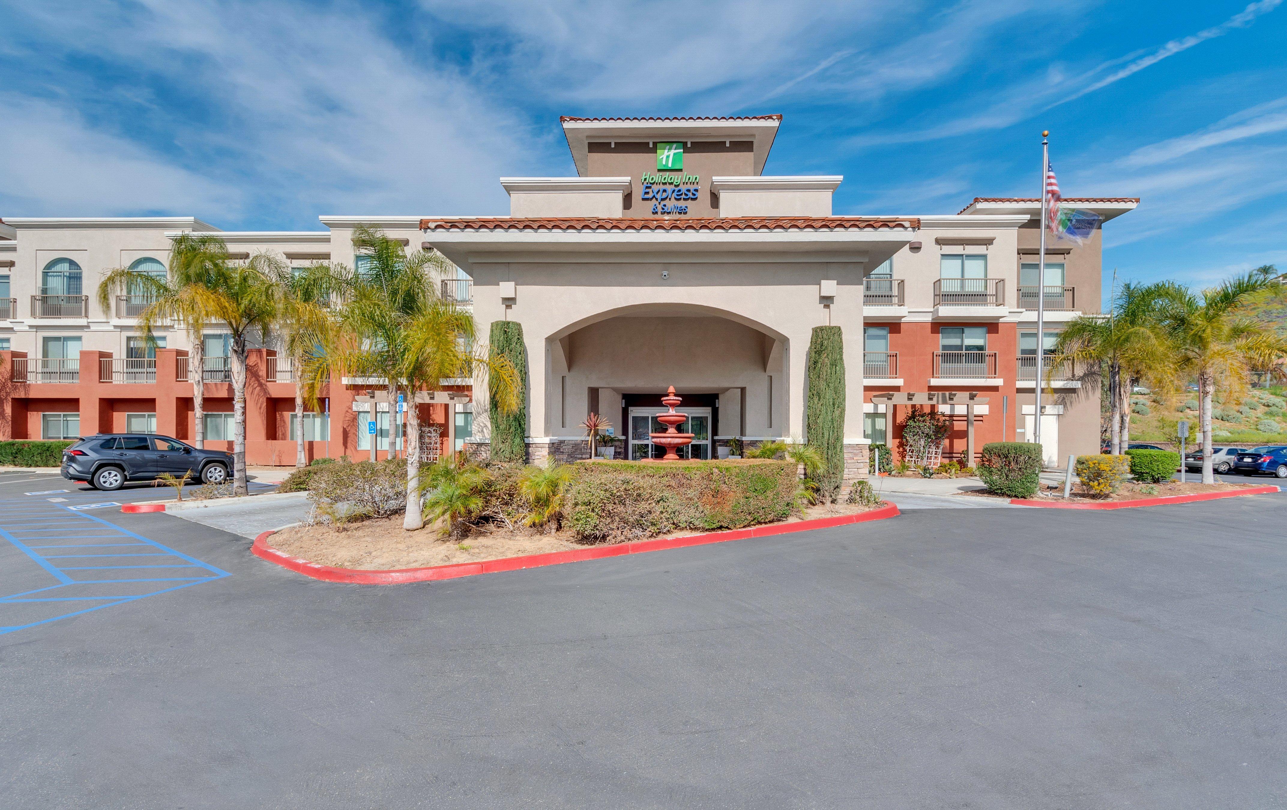 Holiday Inn Express Hotel & Suites Lake Elsinore By Ihg Exteriör bild