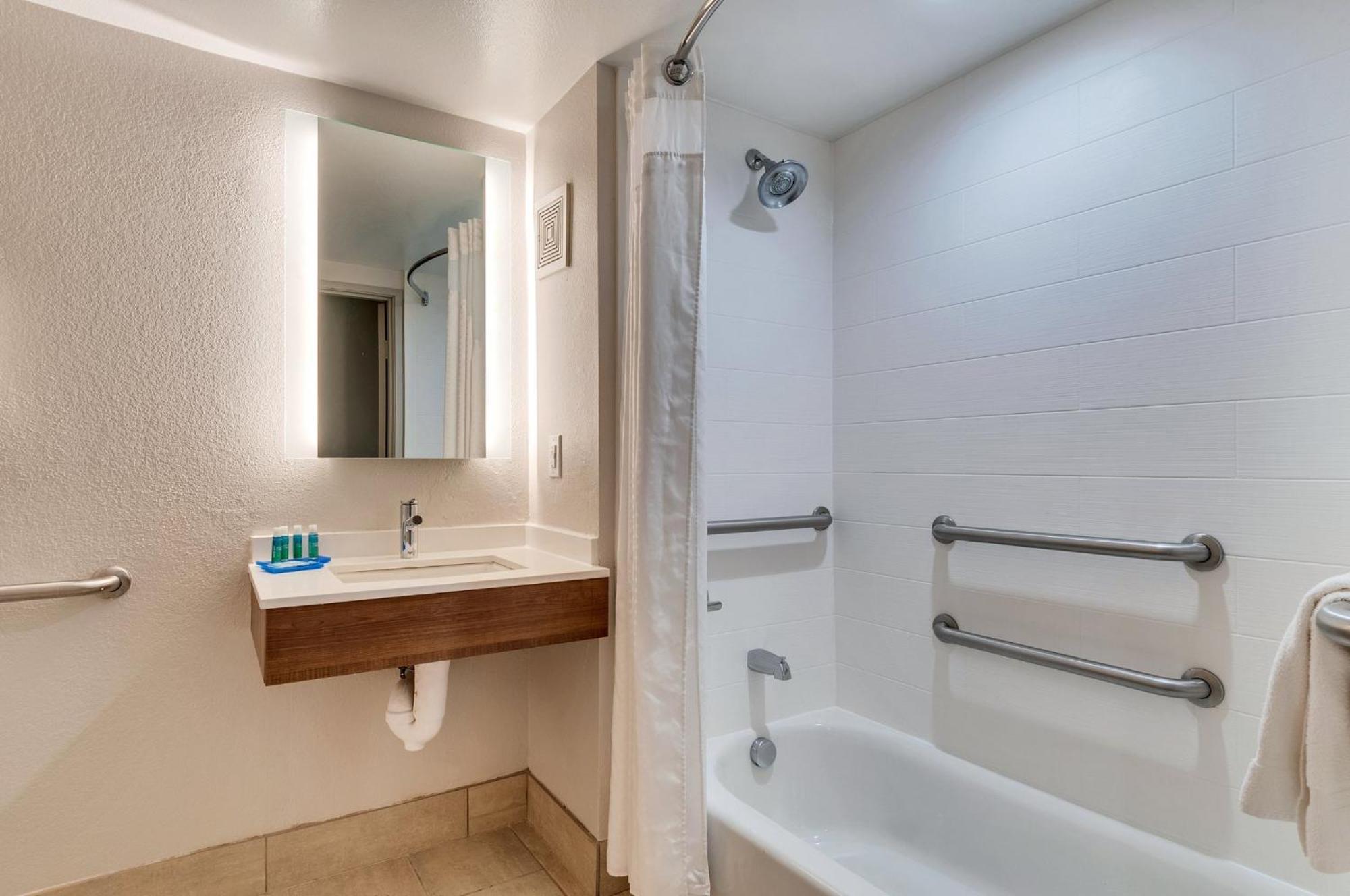 Holiday Inn Express Hotel & Suites Lake Elsinore By Ihg Exteriör bild