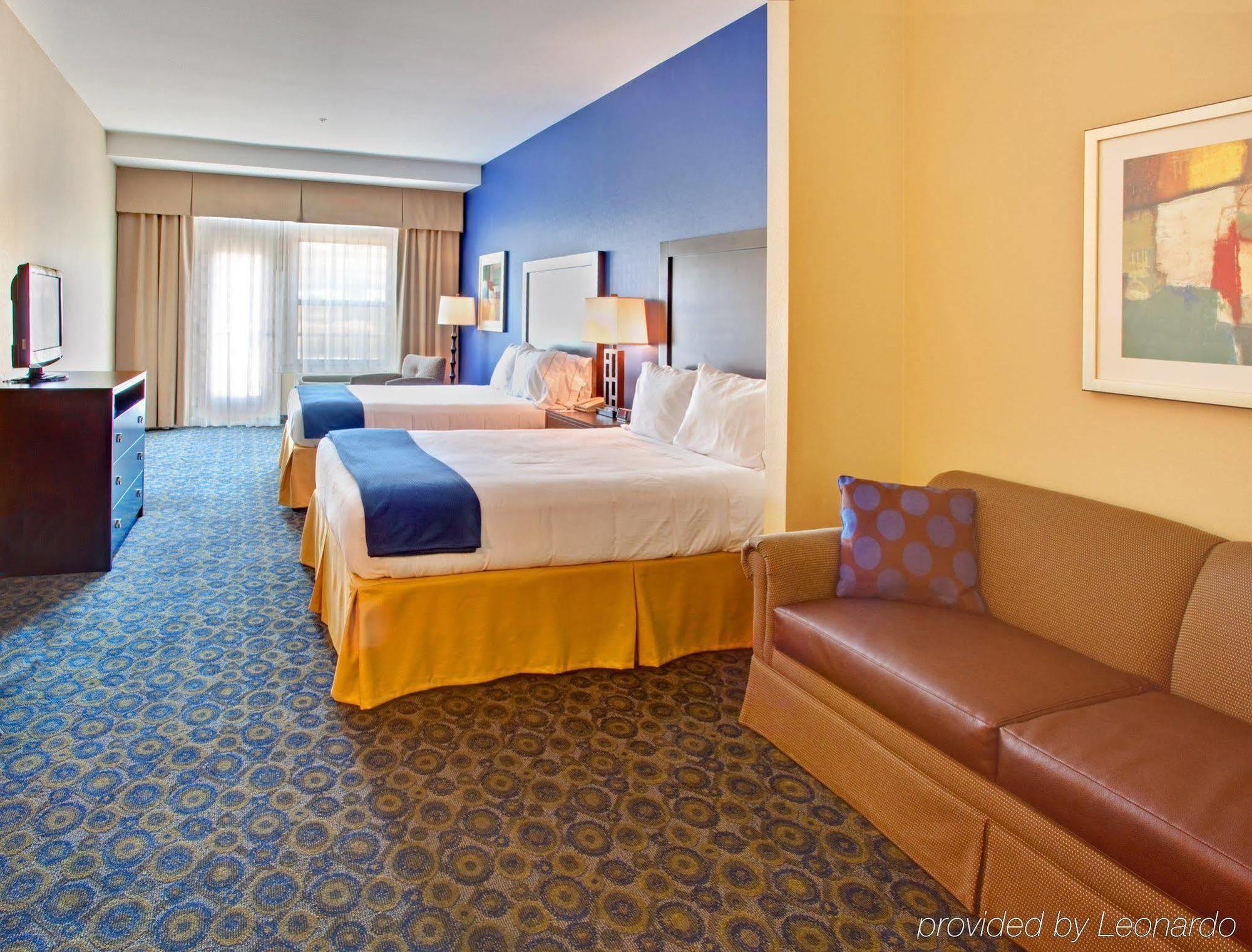 Holiday Inn Express Hotel & Suites Lake Elsinore By Ihg Rum bild