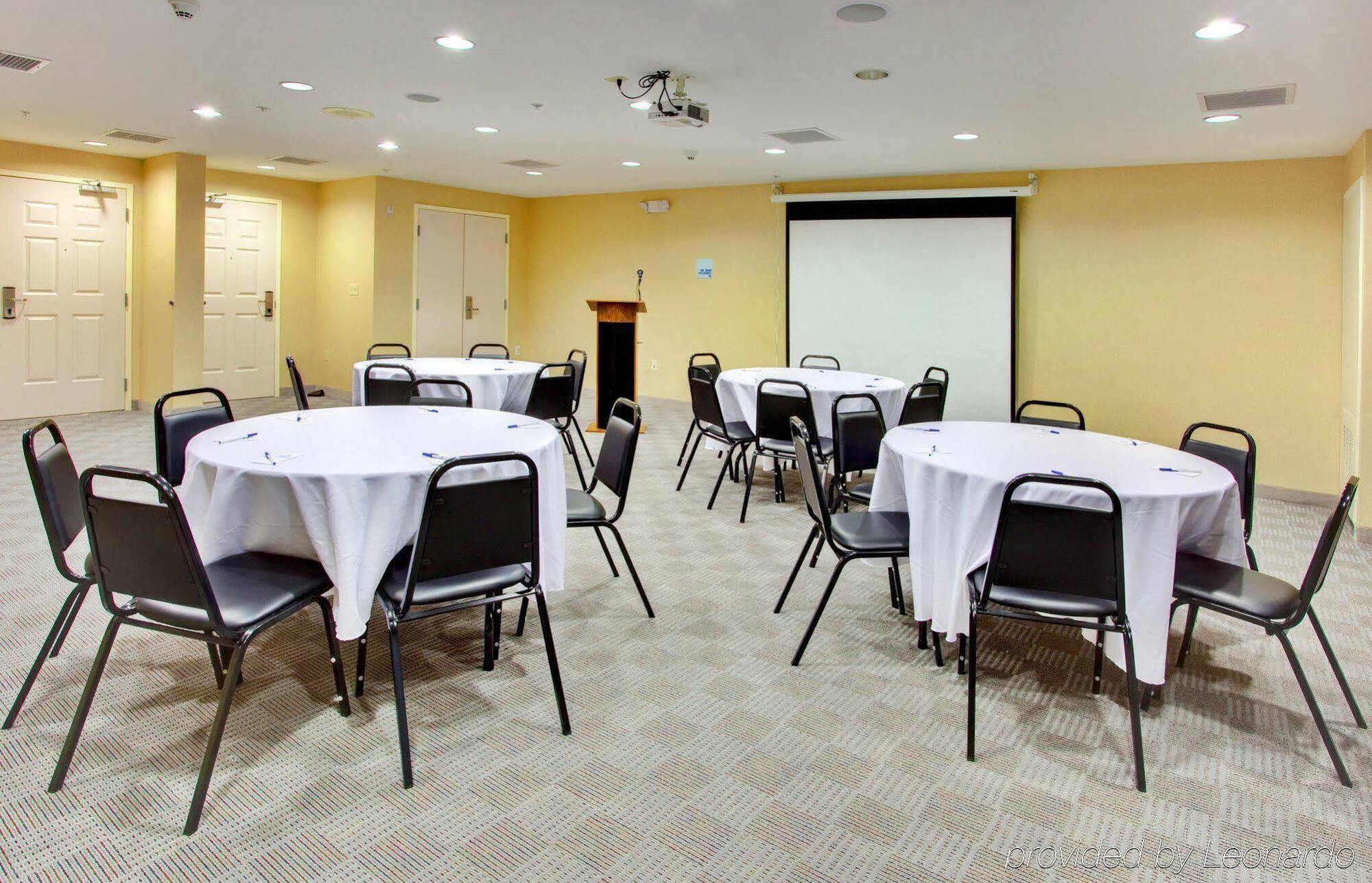 Holiday Inn Express Hotel & Suites Lake Elsinore By Ihg Exteriör bild